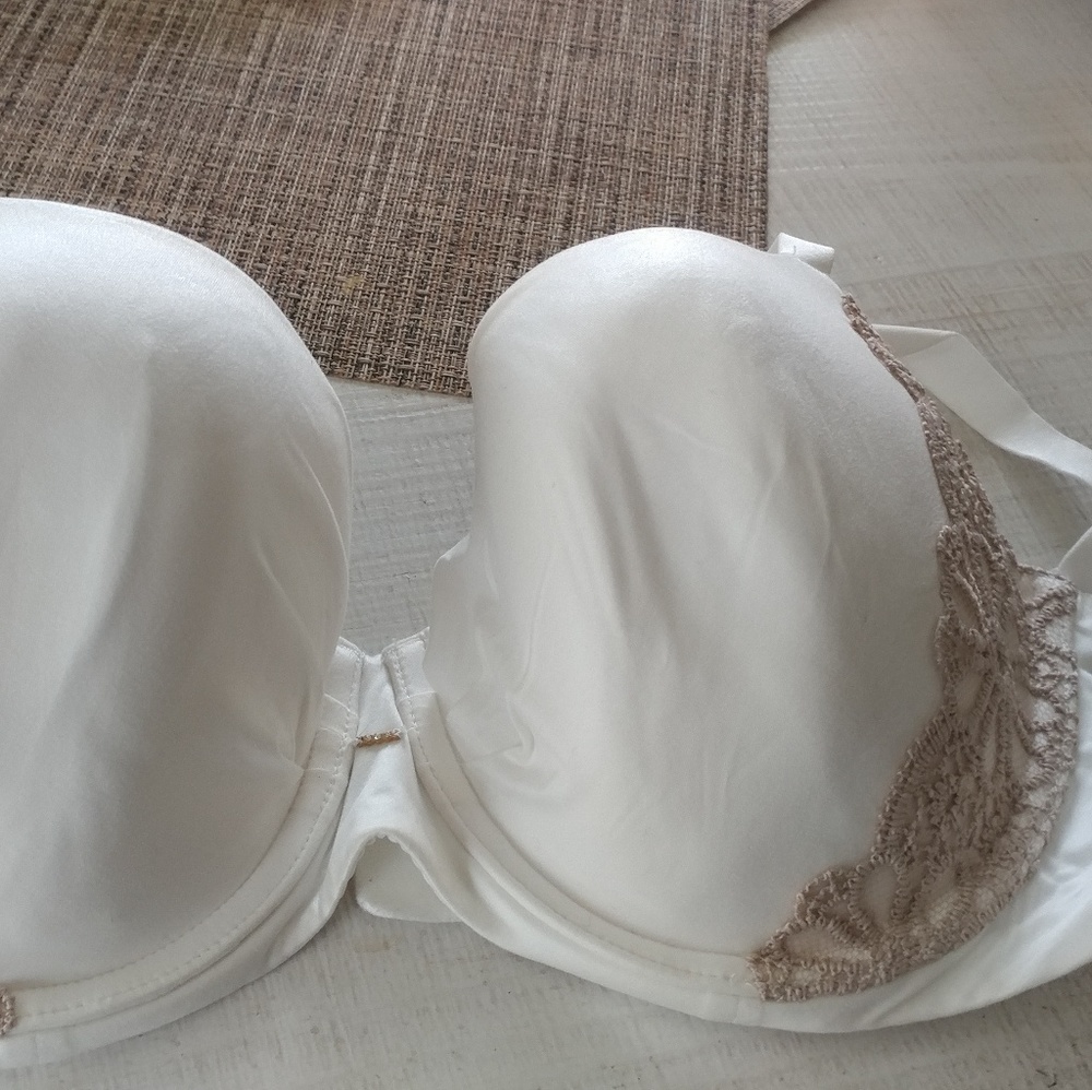 Victoria's Secret bra